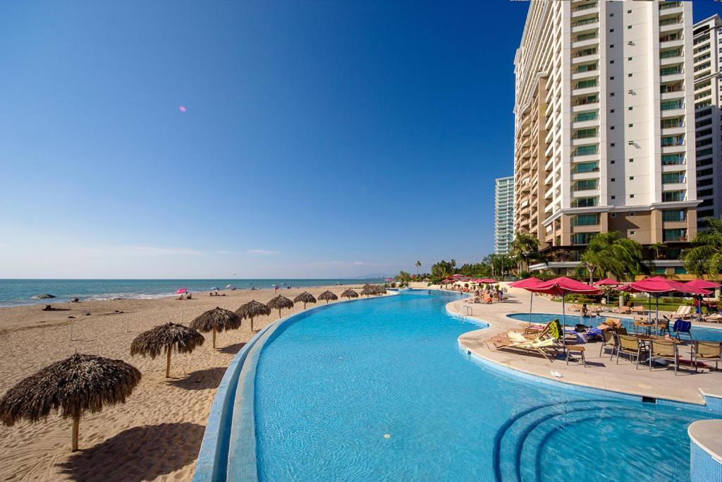 910-3000 Grand Venetian P.V. Apartment ปูแอร์โตบาญาร์ตา ภายนอก รูปภาพ